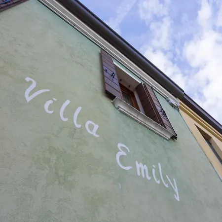 Bloom And Wood - A Zen Retreat At Emily *